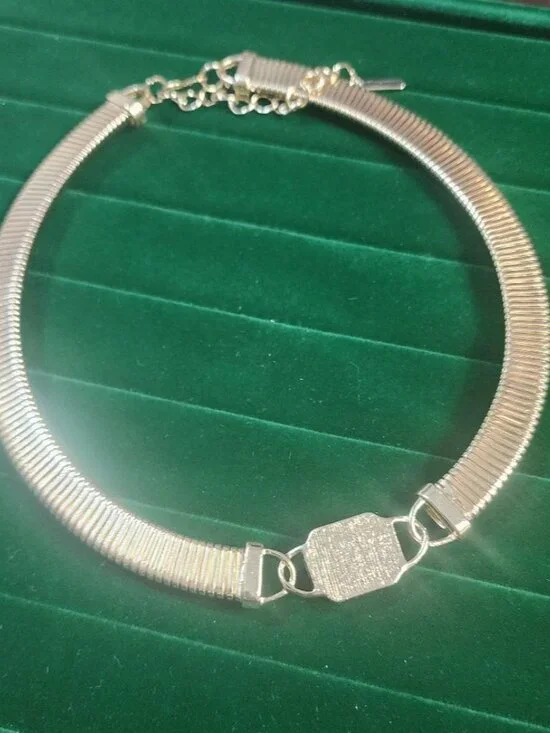 Vintage Saks Fifth Avenue Gold Tone Collar Necklace Black Stone Center 80s - Picture 5 of 9